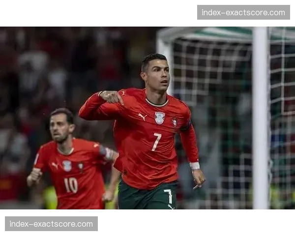 贡萨洛·拉莫斯罚丢关键点球，巴黎错失扳平良机